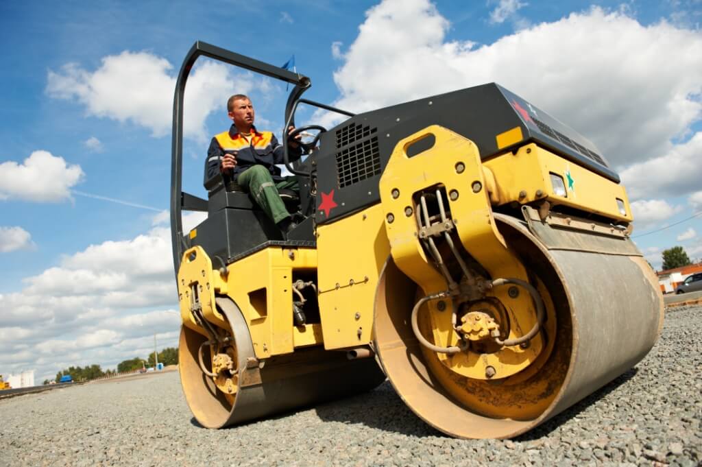 Vibratory-roller-compactor