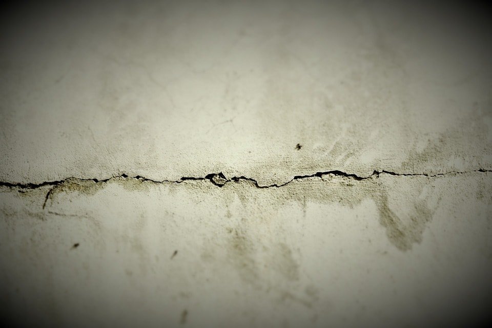 Example of Horizontal Cracks