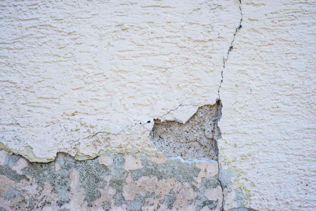 Non Structural Cracks