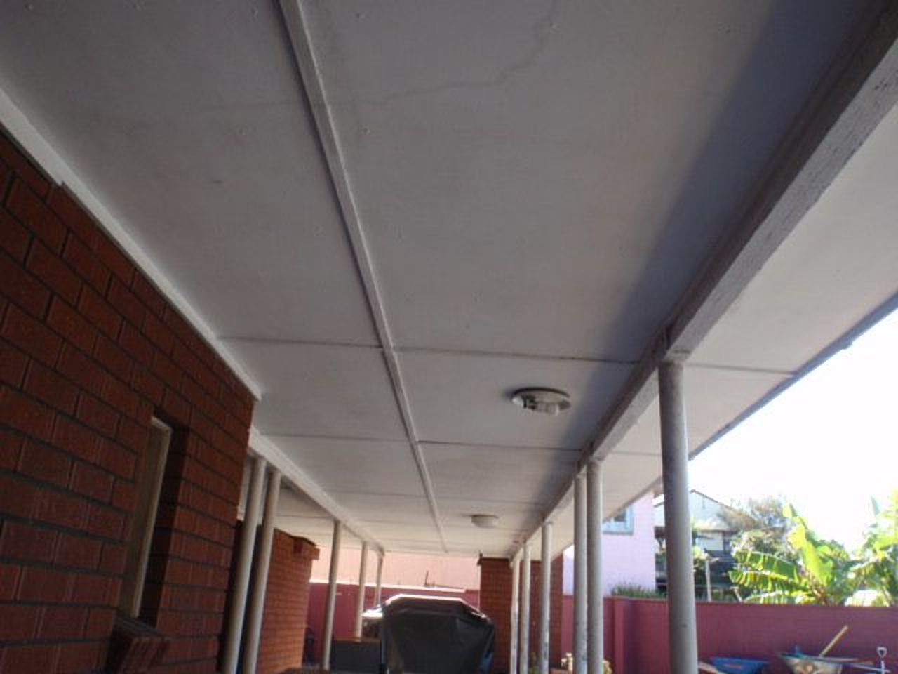 Asbestos Cement Ceiling as Fire-resistant Building Material