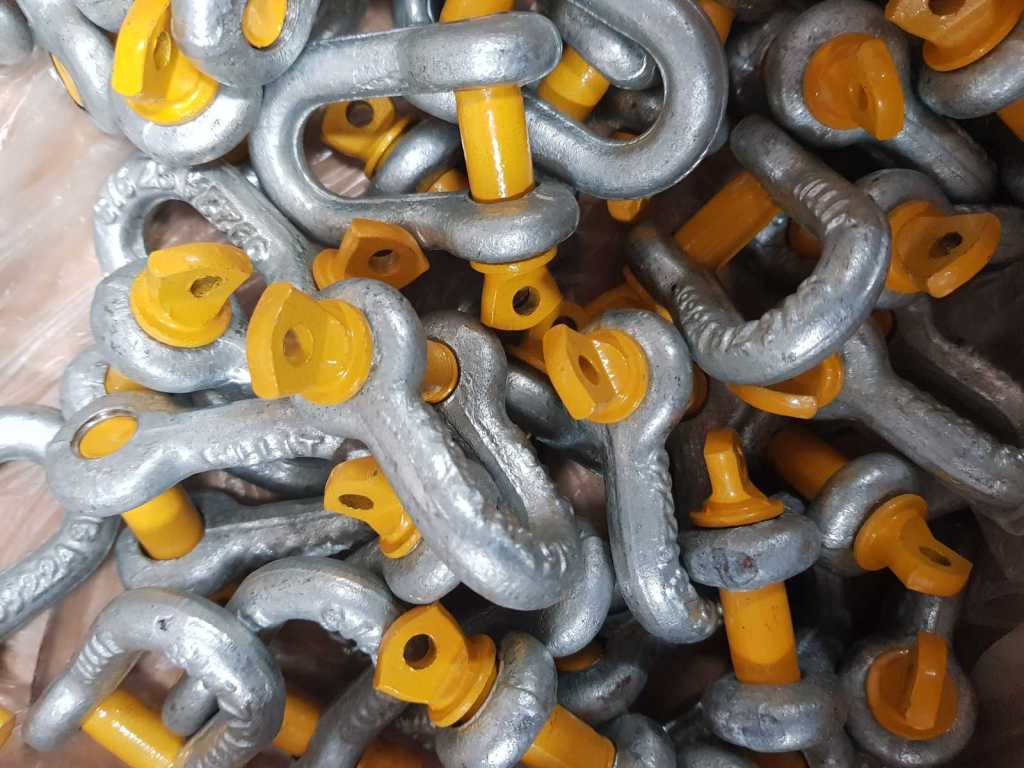 Chain shackles or D-Shackles