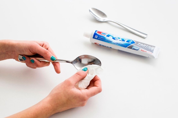 Use Toothpaste to Clean Silverware