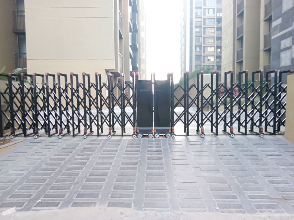 Retractable Security Gate