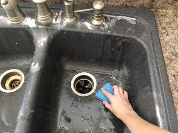 Cleaning of Granite Composite Sinks