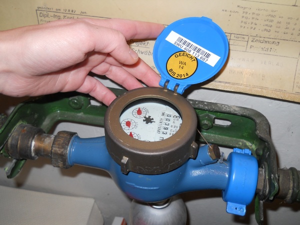 Check the Function of Water Meter