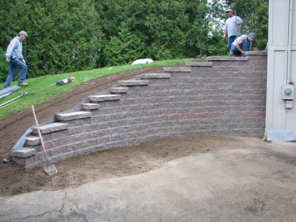Retaining Wall Helps in Reshaping Slopes