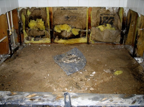 Sign #7 Insulation of Walls Not Exposed to Sunlight - Mold Remediation