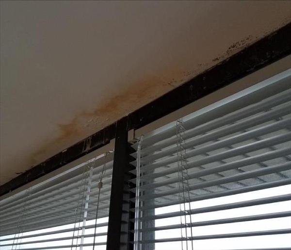 Water Leakage from window frames with walls or sills around jambs
