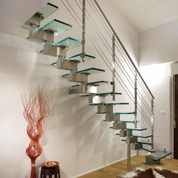 Metal stair with glass tread
