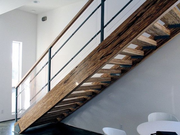 Stair with Steel Brackets