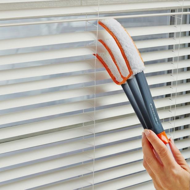 Cleaning Window Blinds using Microfiber Duster