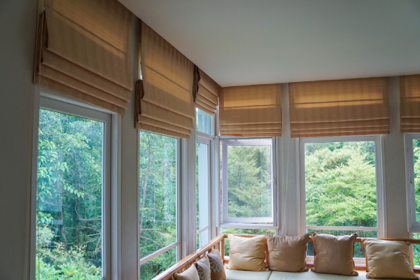 Curtains on Windows to Reduce Heat in Homes