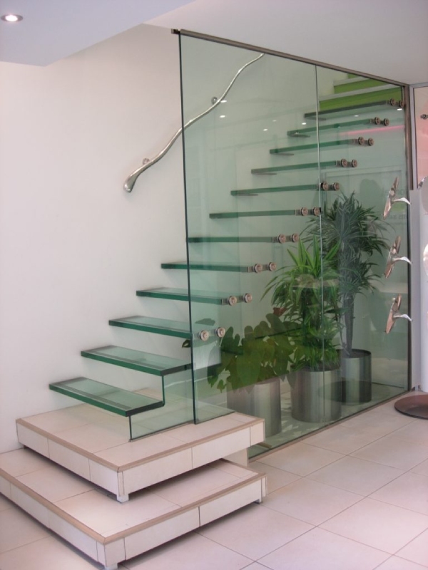 Single Flight Staircase with Glass Tread