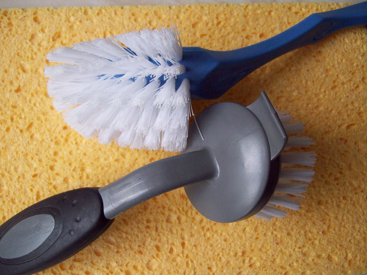 Washing of Kitchen Tools Like Scrubbing and Kitchen Brushes Can be done by Dishwasher
