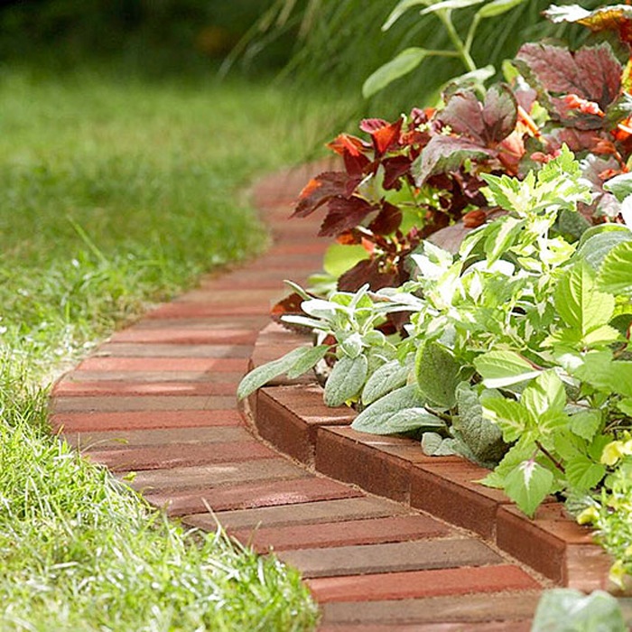 20 Diy Garden Edging Ideas That Can, How To Install Landscape Edging Bricks