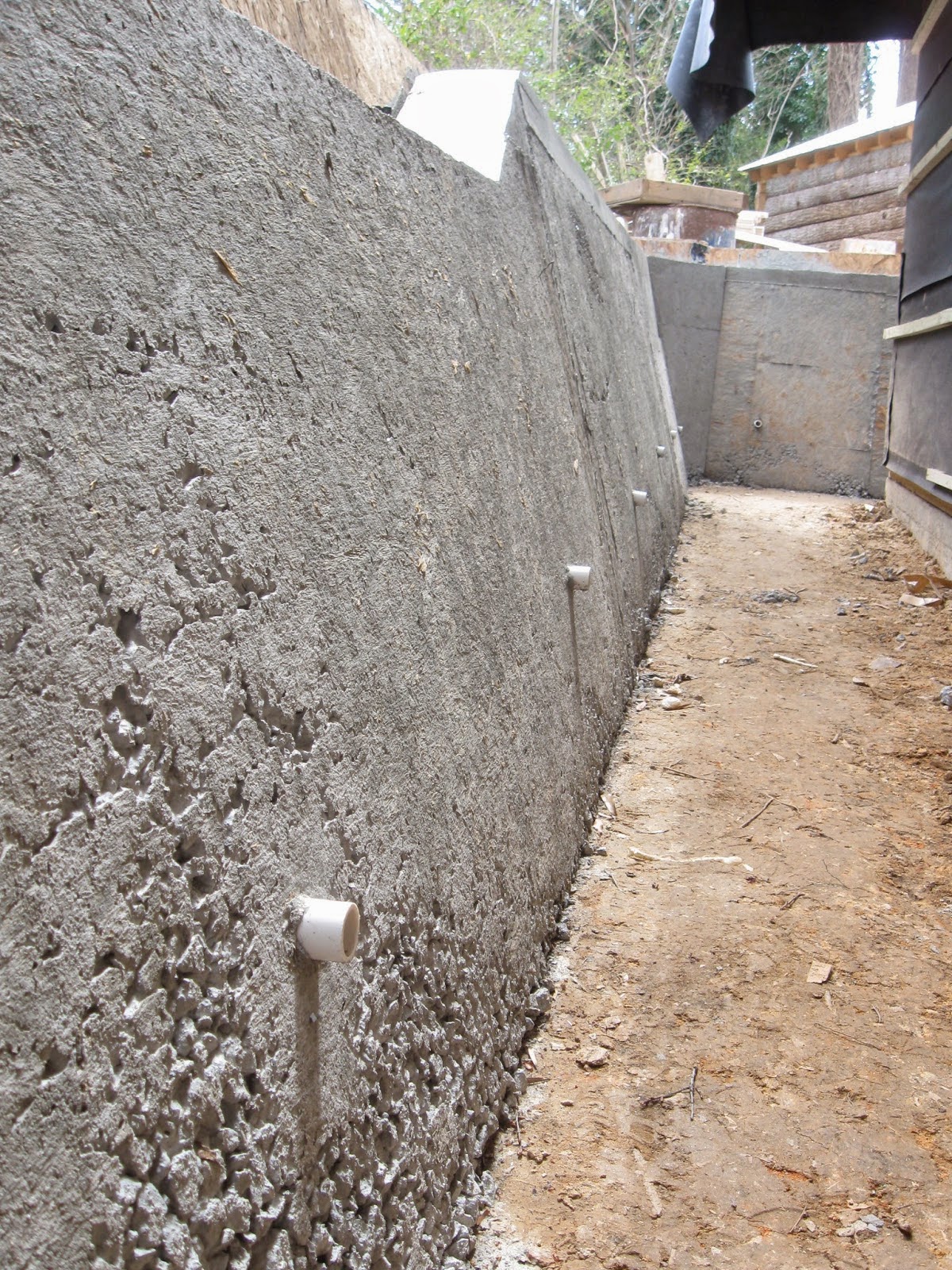 Use of Mass Concrete in Retaining Wall