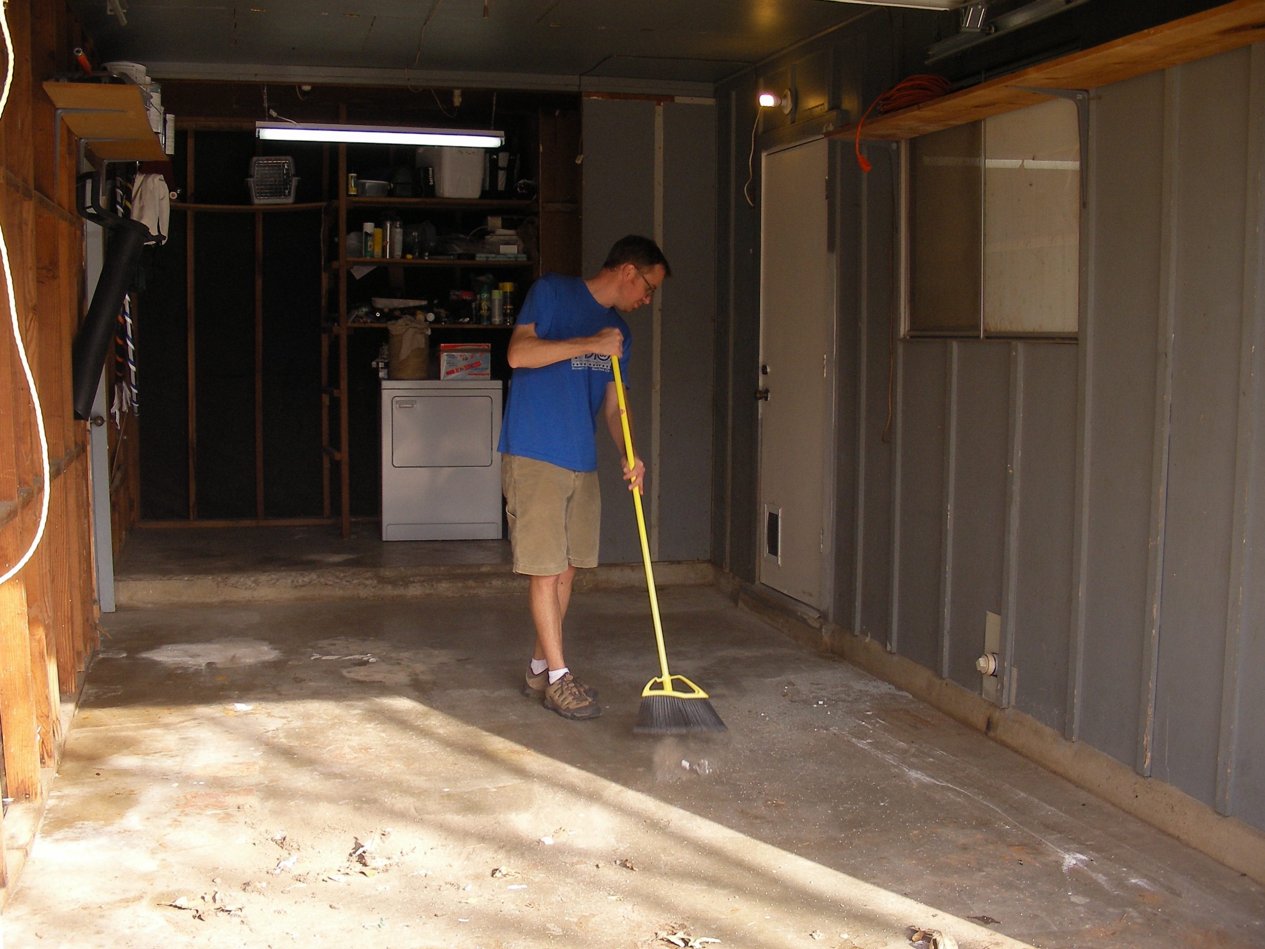 Do Deep Cleaning of Your Garage
