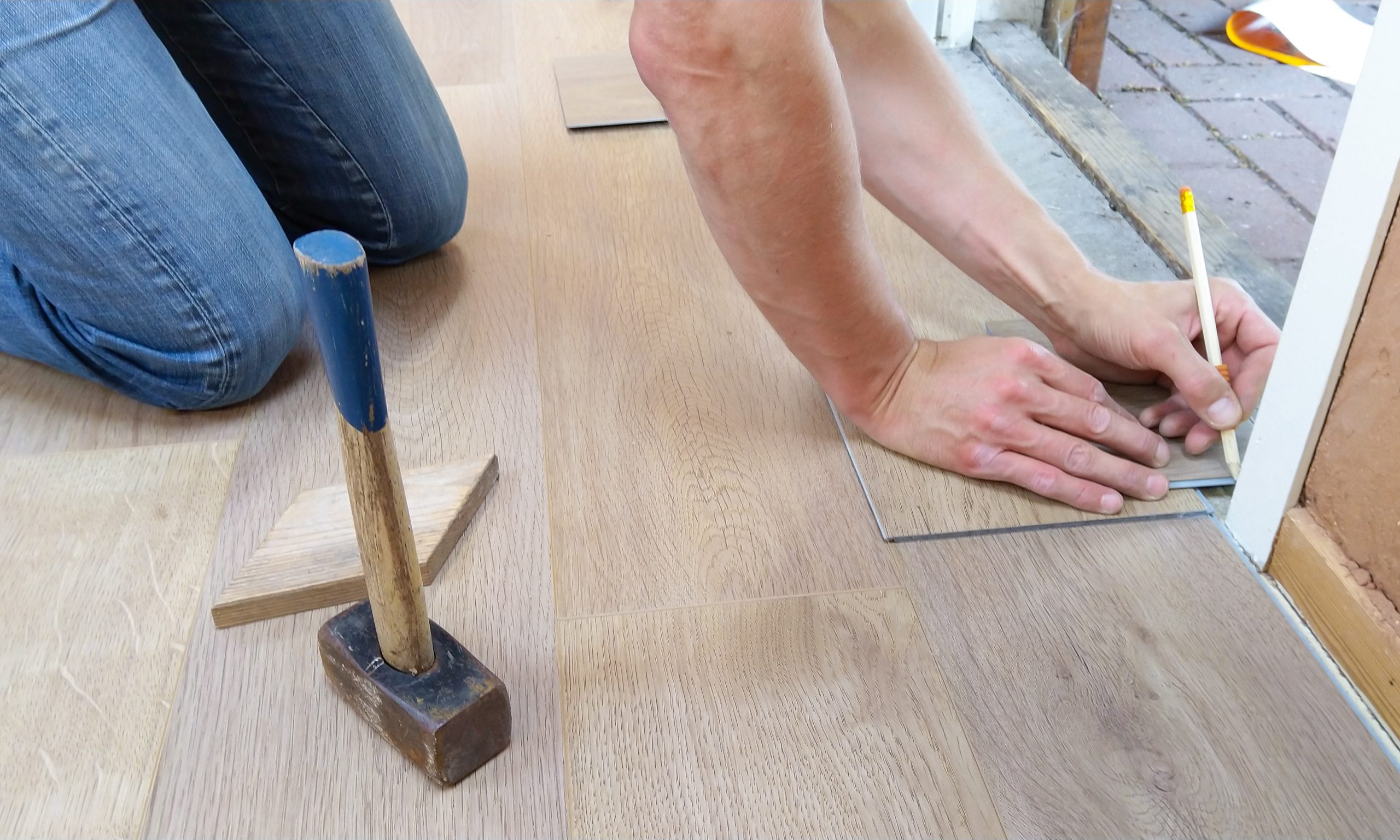 Laminate Wood Flooring is Easy to Install