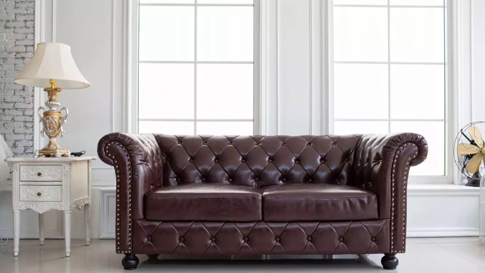 The chesterfield couch style is unique in terms of its design and arrangement of sitting and handle which is made up of canvas, denim and tweed as well.