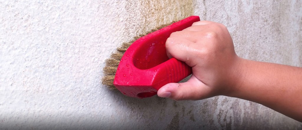 Cleaning Textured Plaster Walls