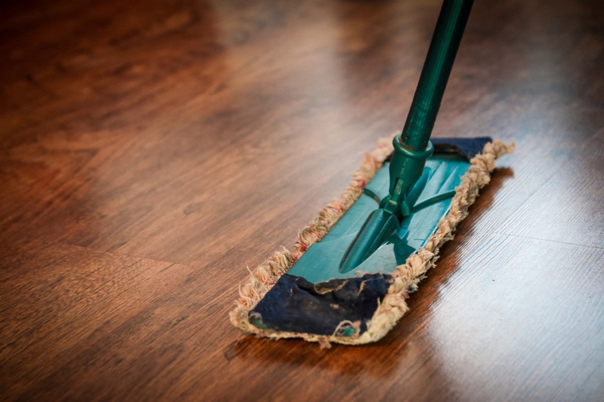 Mopping Solid Wood Flooring